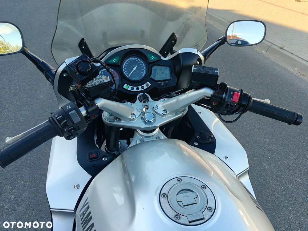 Yamaha FJR - 13