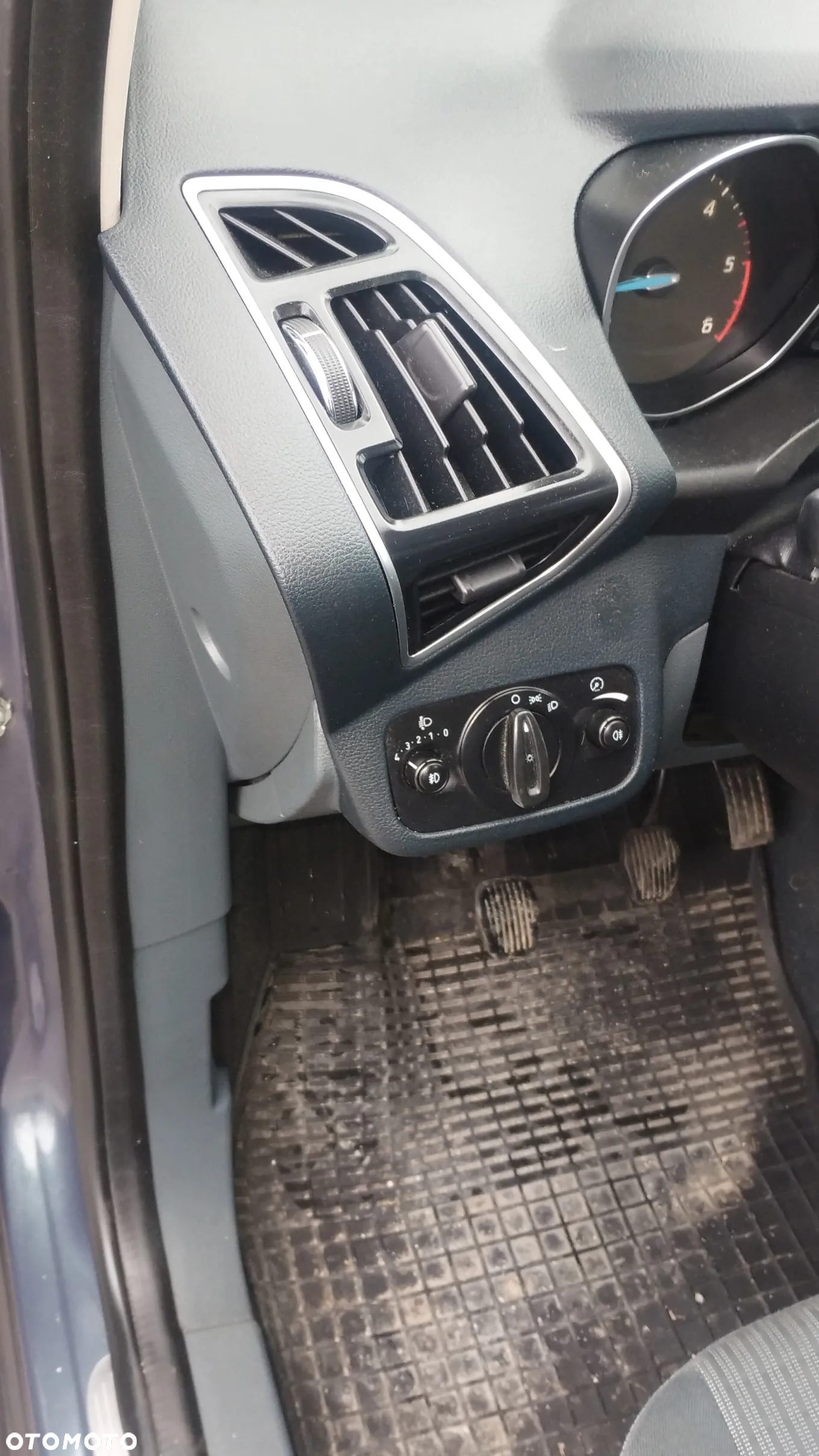 Ford C-MAX 1.6 TDCi Edition - 16