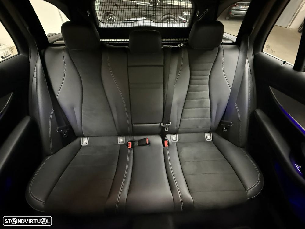 Mercedes-Benz E 300 de 9G-TRONIC AMG Line - 33