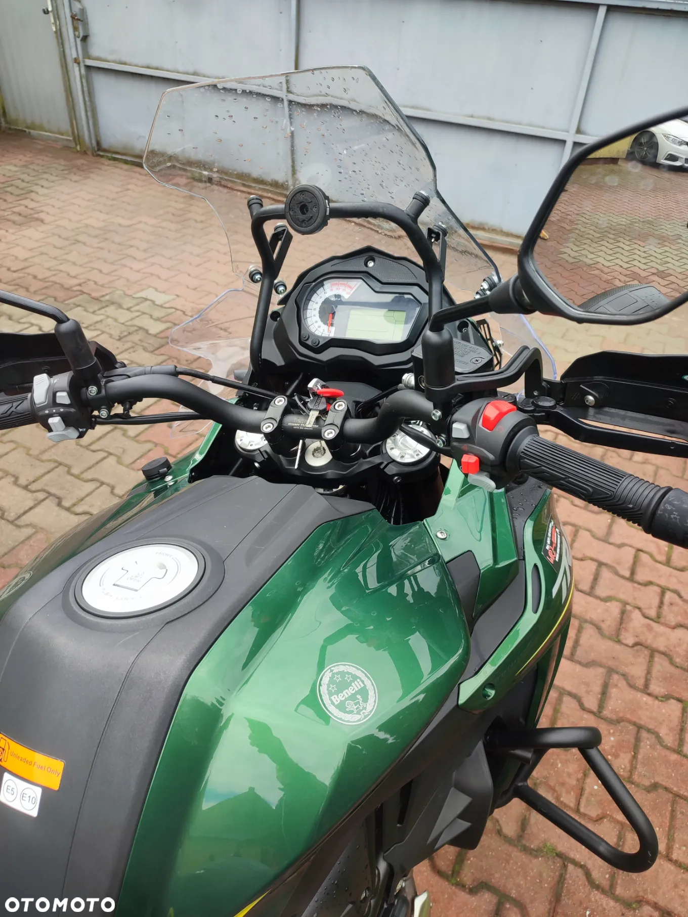 Benelli TRK 502 - 10