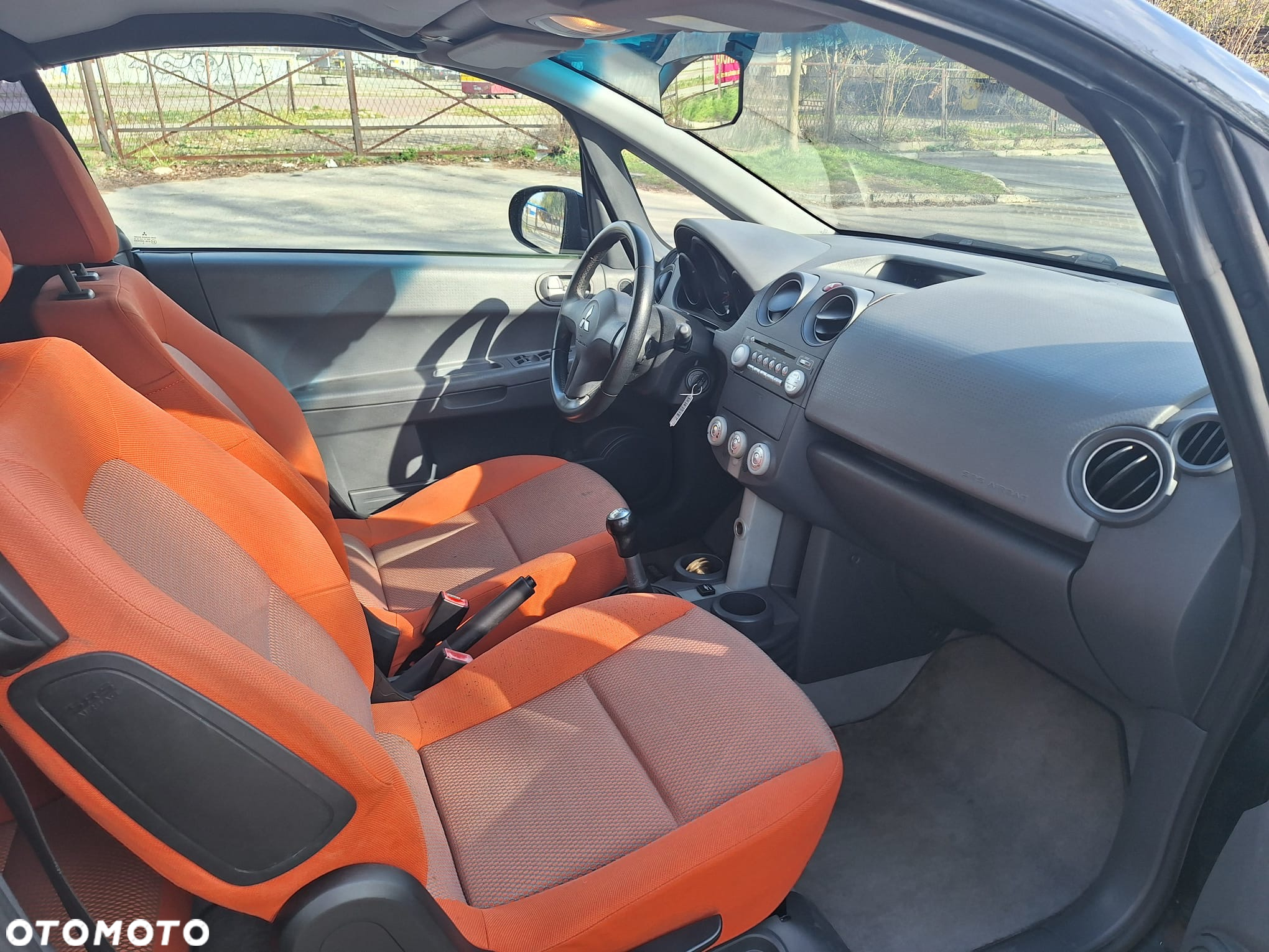 Mitsubishi Colt - 6