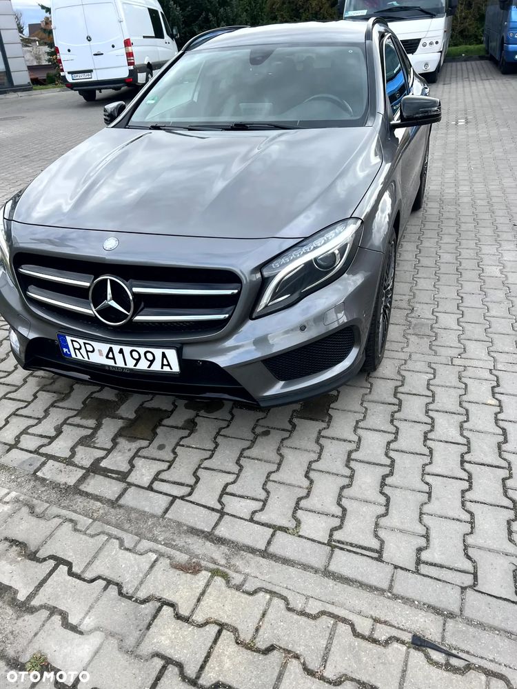 Mercedes-Benz GLA 200 AMG Line - 11