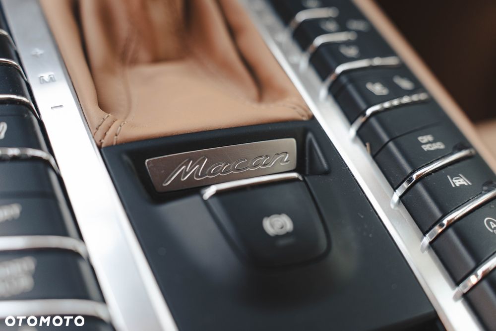 Porsche Macan - 35