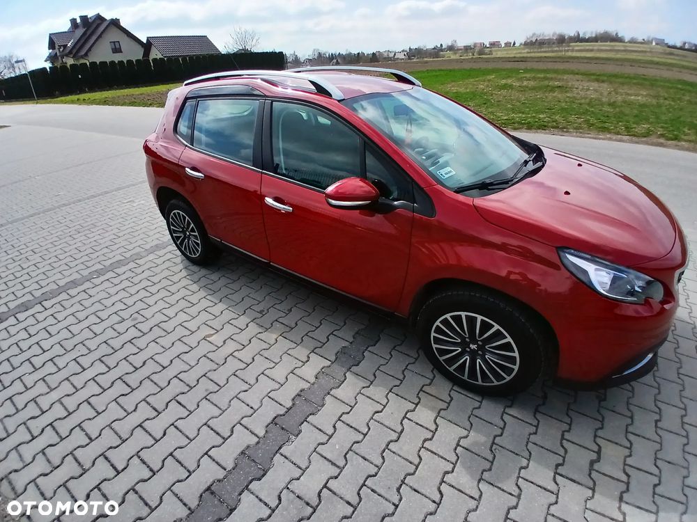 Peugeot 2008 1.2 Pure Tech Allure S&S - 3