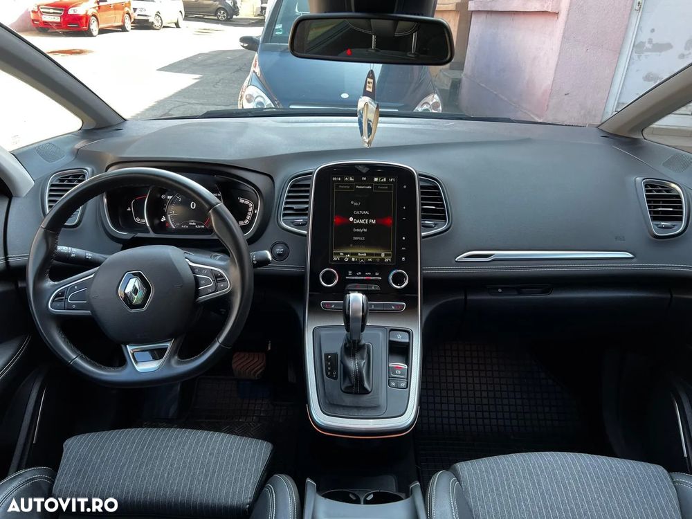 Renault Grand Scenic - 18