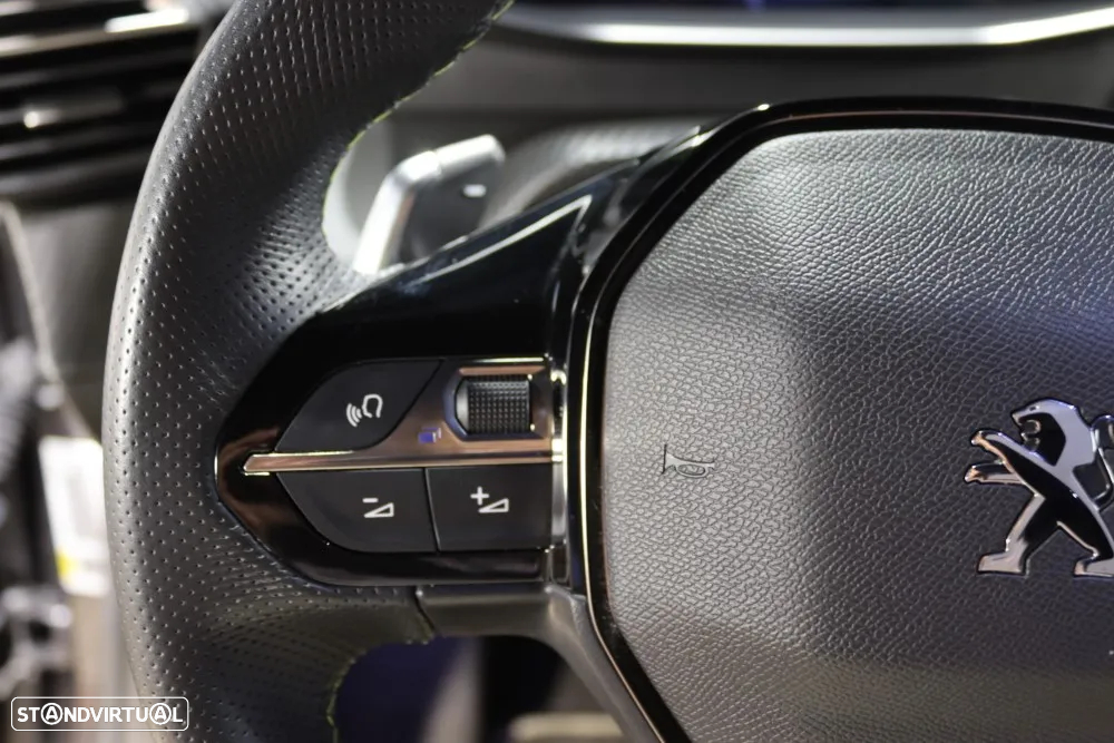 Peugeot 2008 1.2 PureTech GT EAT8 - 15