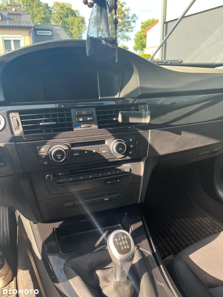 BMW Seria 3 318d - 16