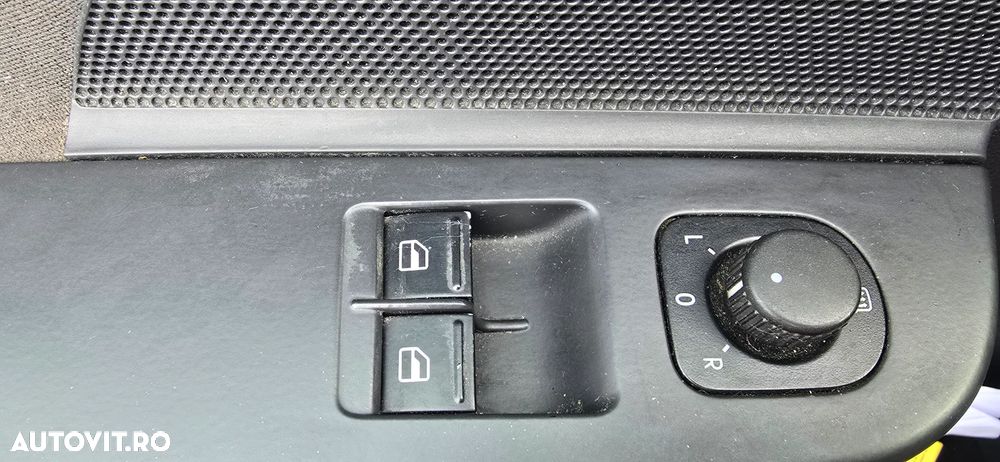 Volkswagen Golf 2.0 DPF GTD - 17