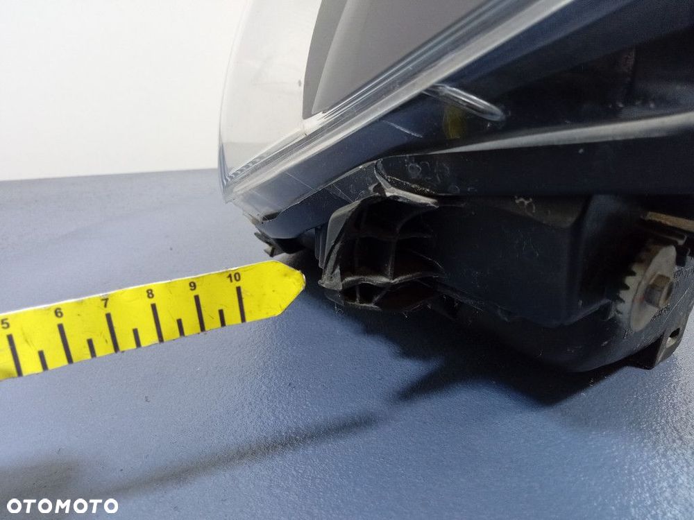 TOYOTA YARIS III LIFT REFLEKTOR LEWY PRZÓD EU - 8