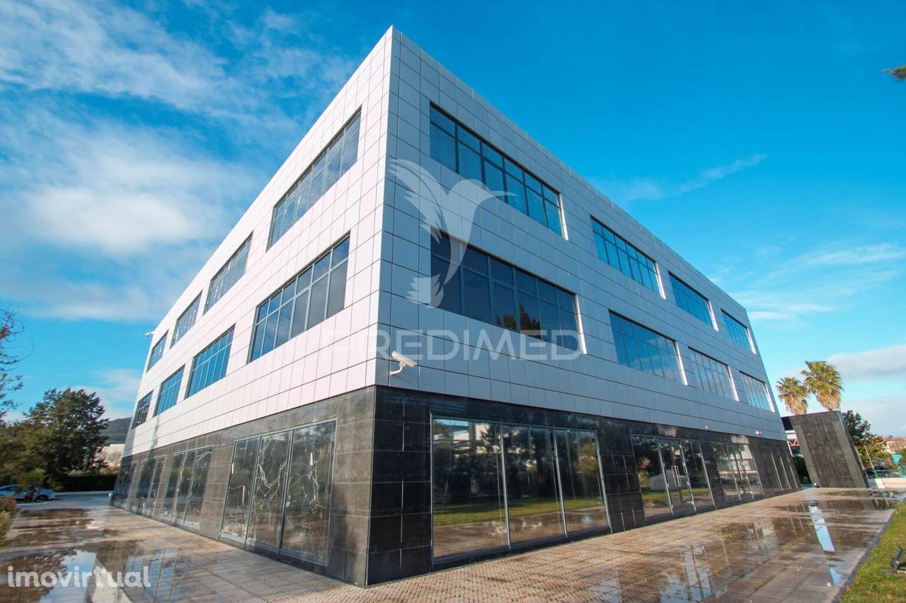 Centro de escritorios na Beloura / Sintra - Grande imagem: 2/25