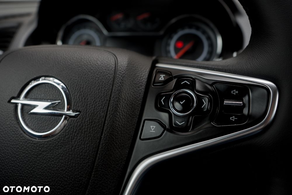 Opel Insignia 1.4 T Cosmo S&S - 18