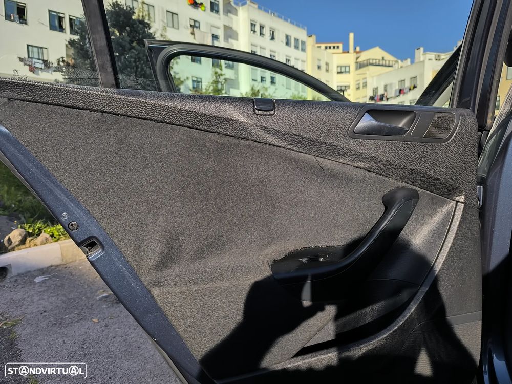 VW Passat 2.0 TDI Confortline - 10