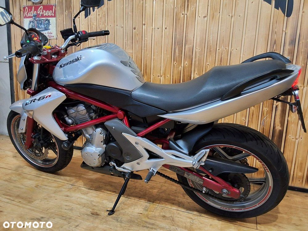 Kawasaki ER - 4
