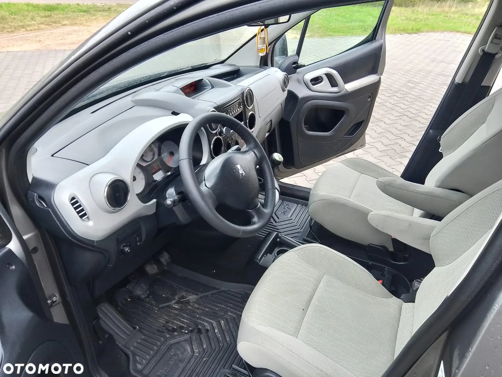 Peugeot Partner Tepee 90 Family - 14