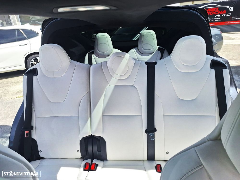 Tesla Model X 100D - 12