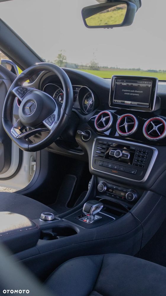 Mercedes-Benz CLA 45 AMG 4-Matic - 2