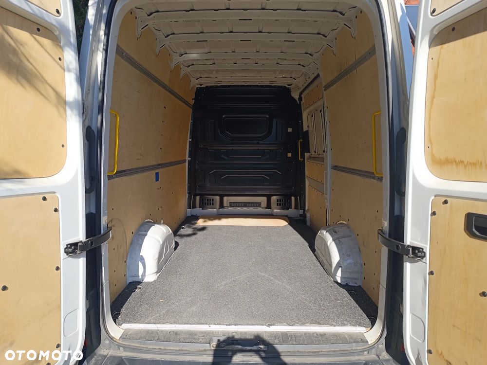 Volkswagen Crafter - 13