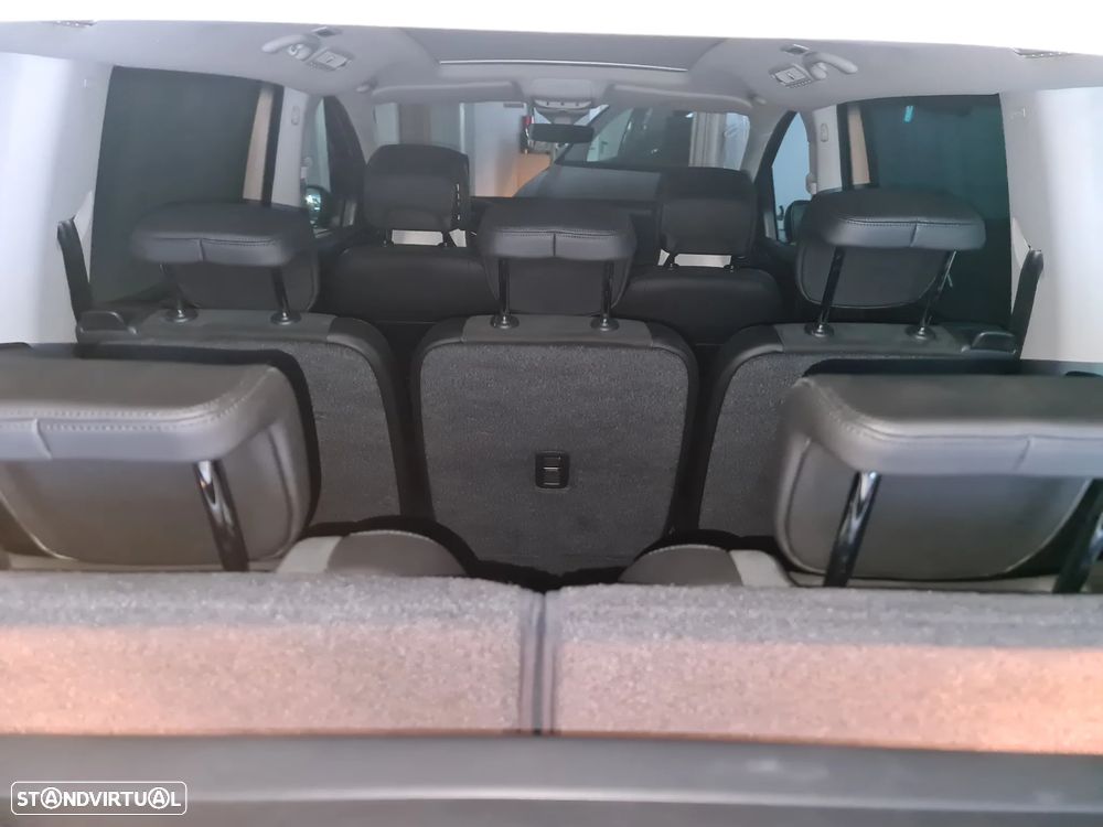 VW Sharan 2.0 TDI Blue Highline DSG - 26