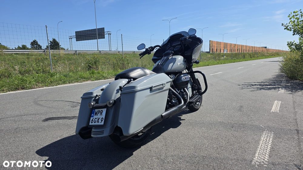 Harley-Davidson Touring Road Glide - 8