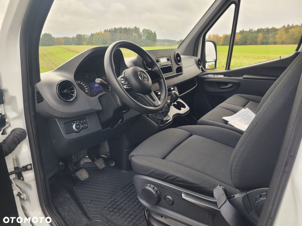 Mercedes-Benz Sprinter - 16