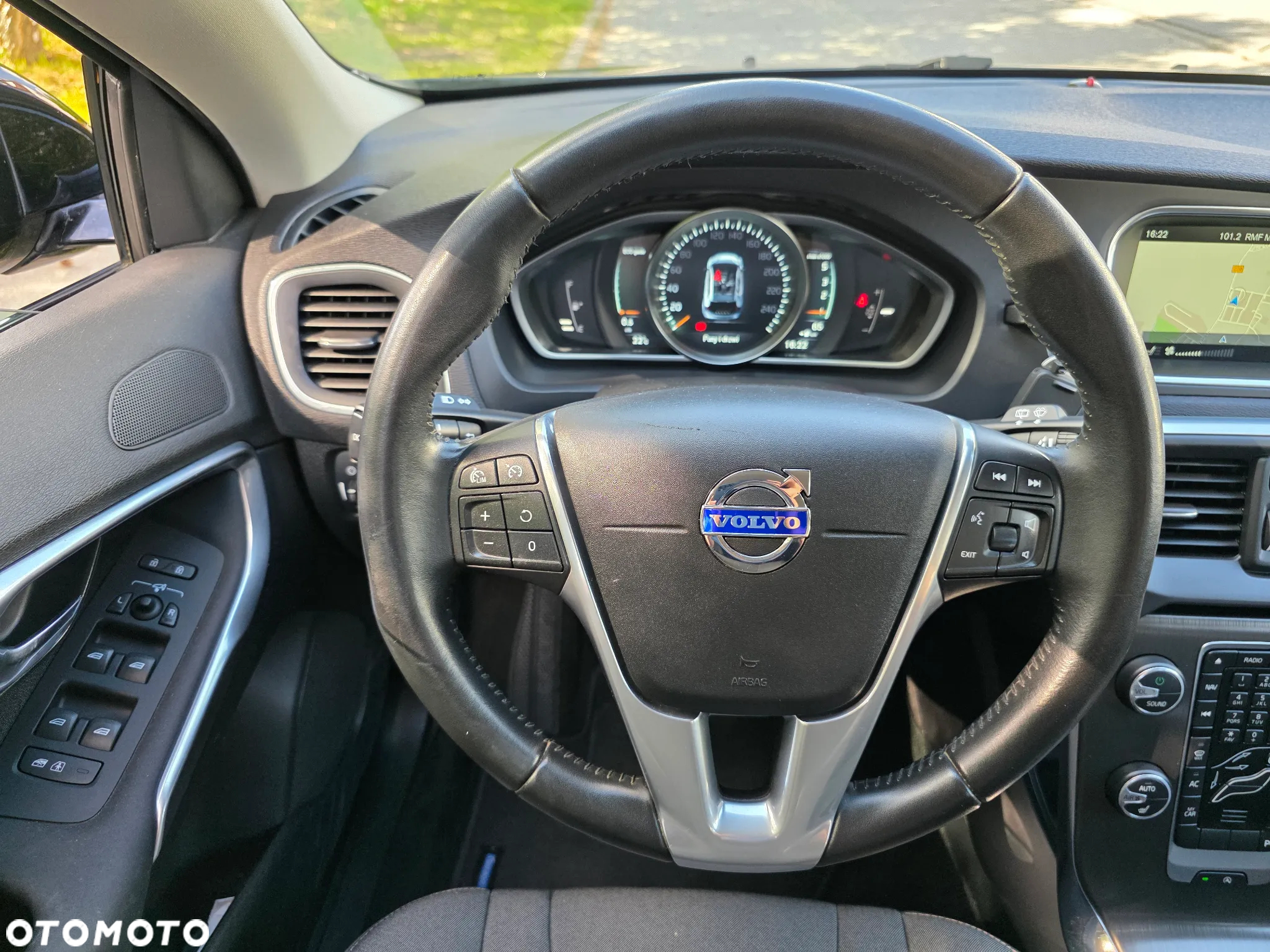 Volvo V40 Cross Country D2 Drive-E SCR Dynamic Edition - 32