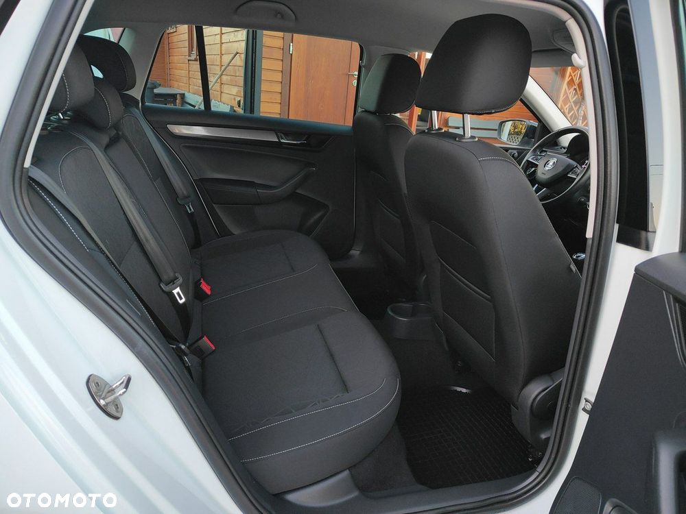 Skoda RAPID 1.0 TSI Clever - 23