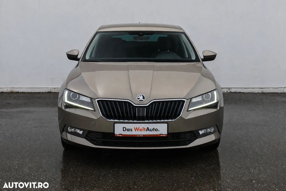 Skoda Superb 2.0 TDI DSG Ambition - 9