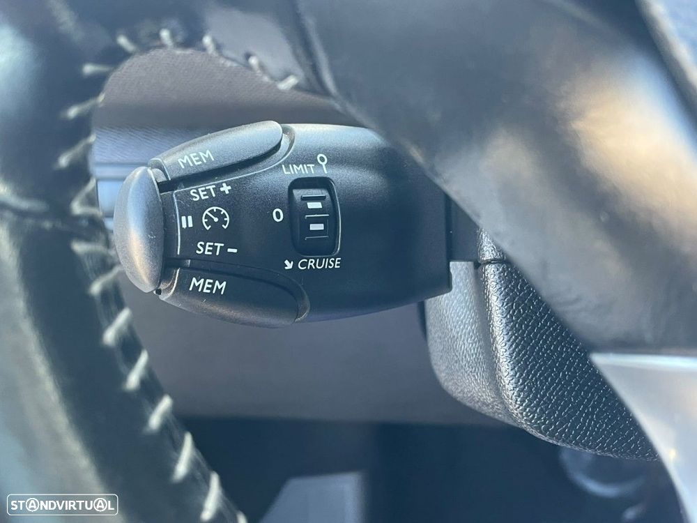 Peugeot 308 1.6 BlueHDi Allure EAT6 - 22