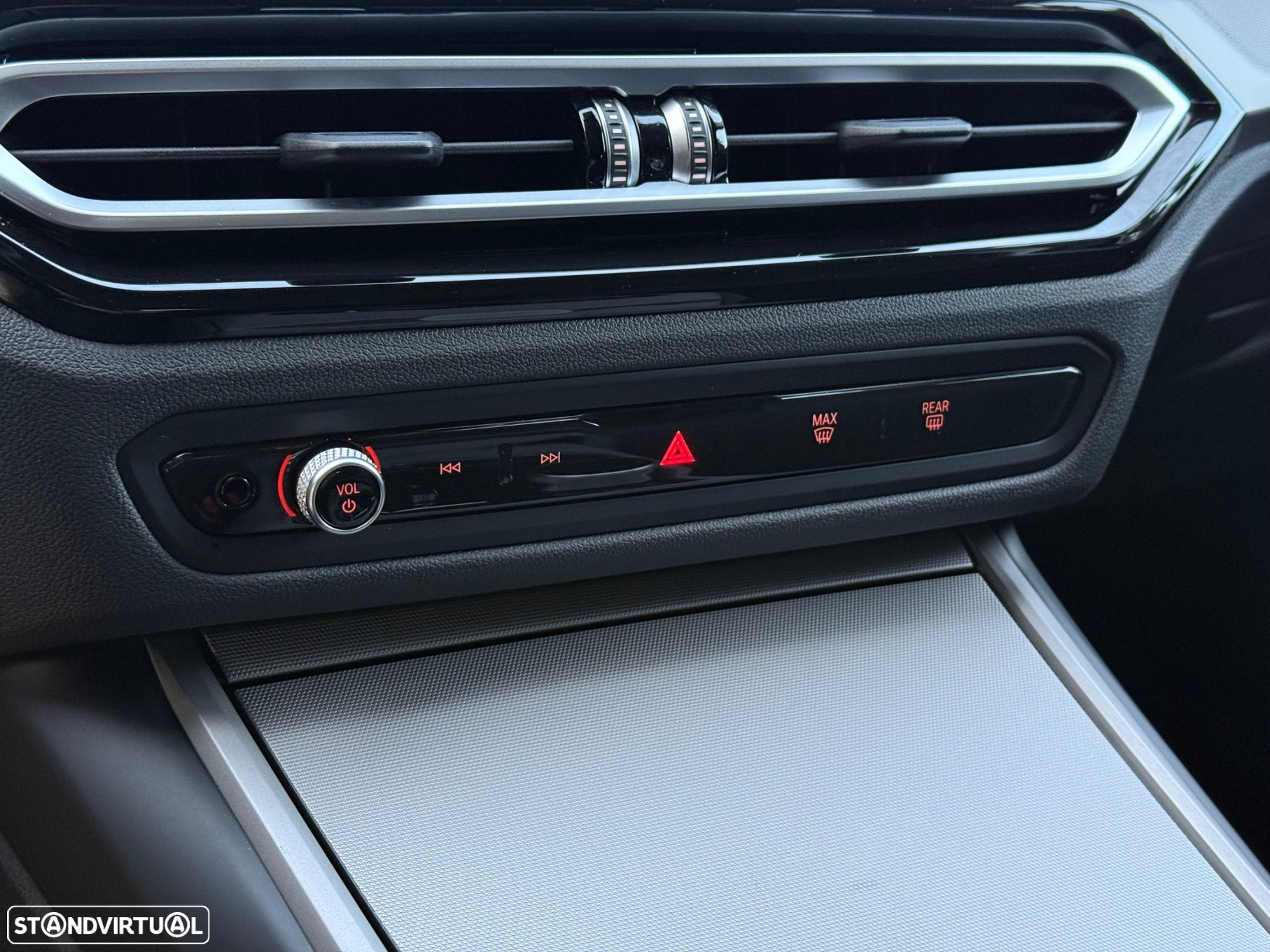BMW 320 e Touring Corporate Edition Auto - 42