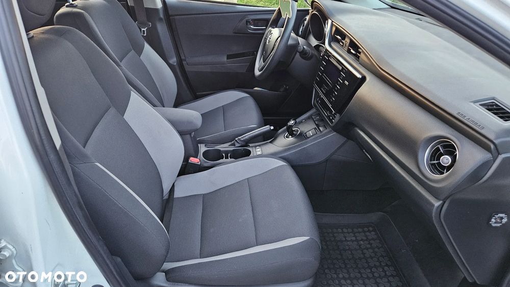 Toyota Auris Hybrid 135 Active - 15