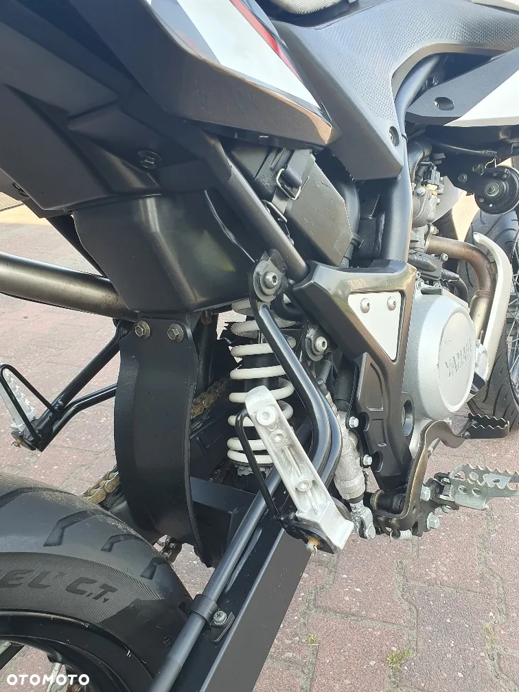Yamaha WR - 8