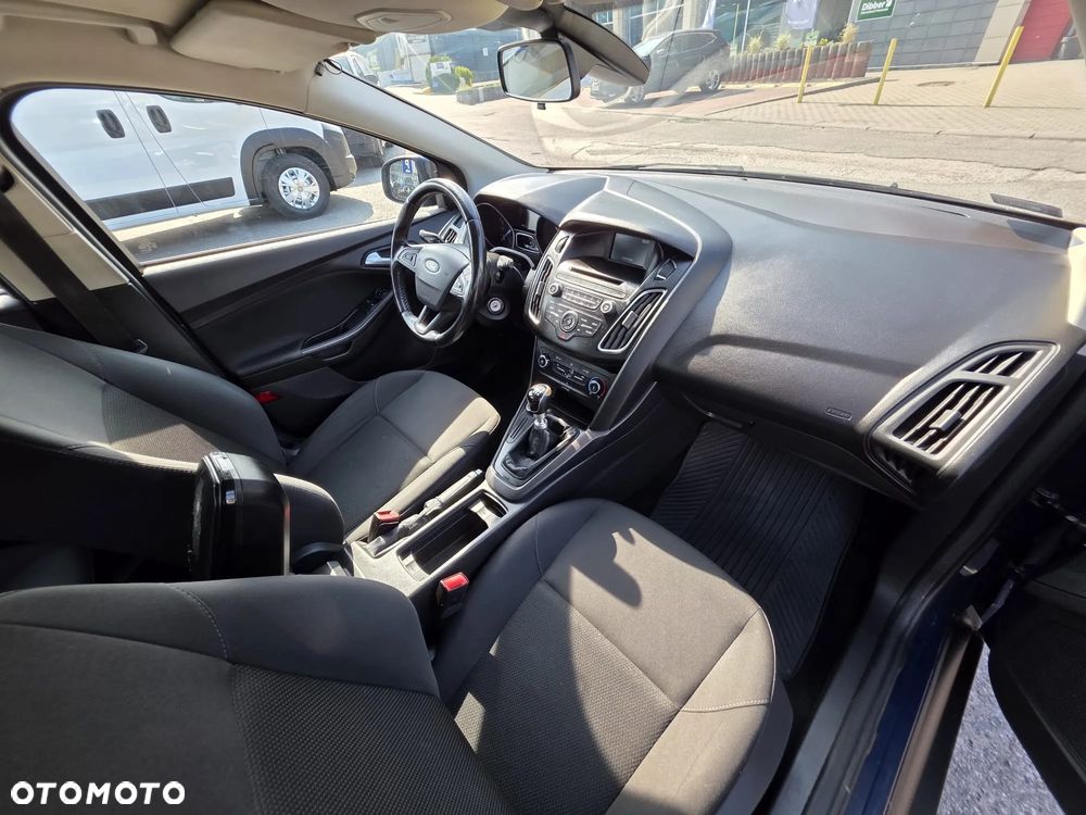 Ford Focus 1.5 TDCi SYNC Edition - 18