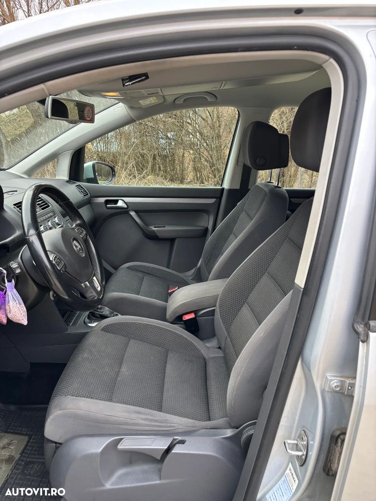 Volkswagen Touran 2.0 TDI DSG Comfortline - 6