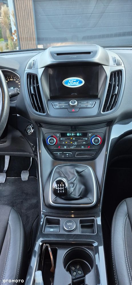 Ford Kuga 1.5 EcoBoost 2x4 Titanium - 22