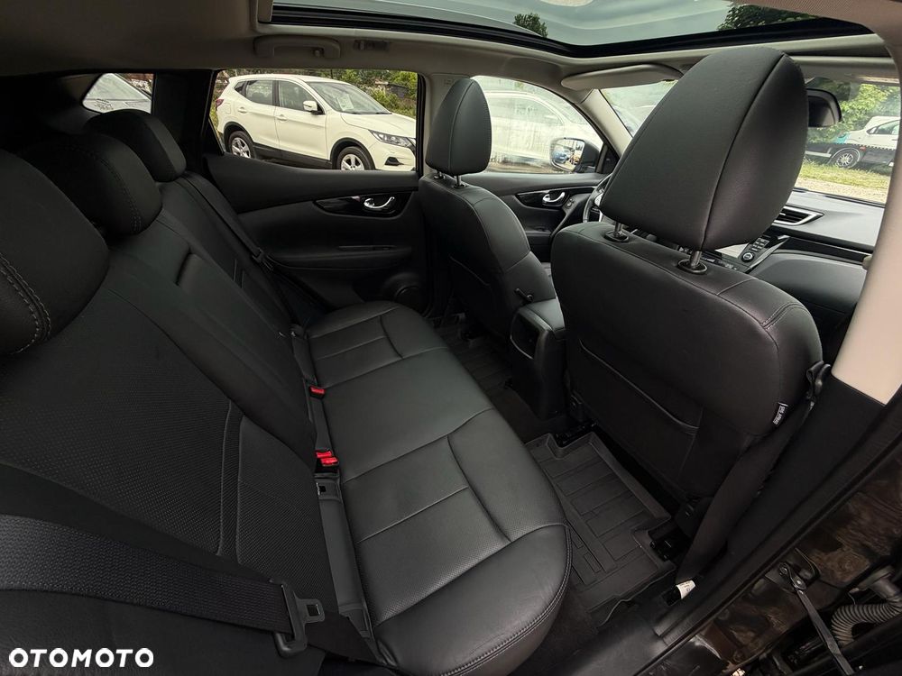 Nissan Qashqai 1.6 dCi Xtronic TEKNA+ - 23