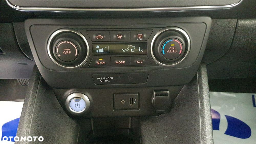 Nissan Leaf - 25