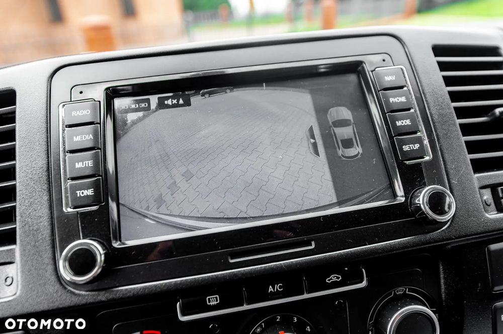 Volkswagen Caravelle - 28