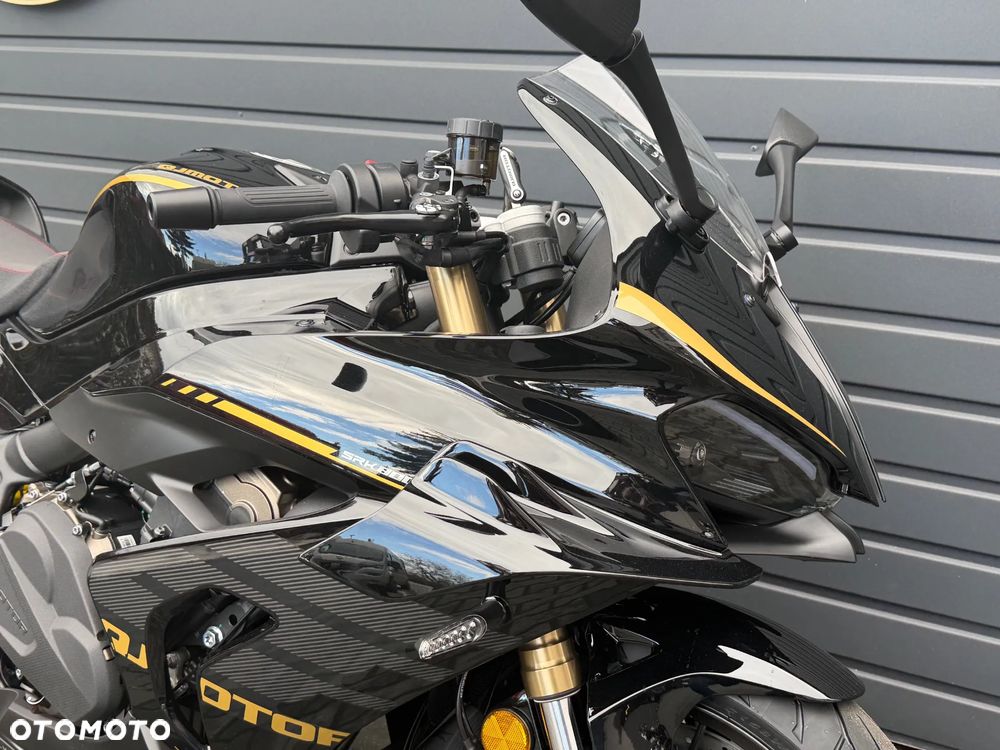 QJMOTOR SRK 800RR - 5