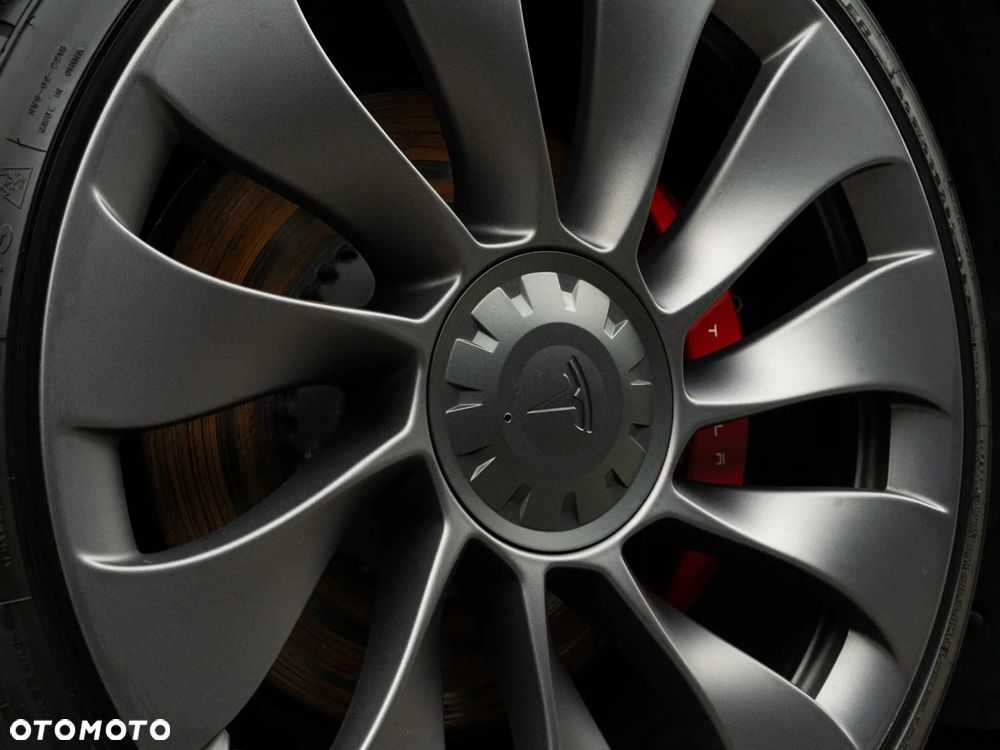 Tesla Model 3 - 8