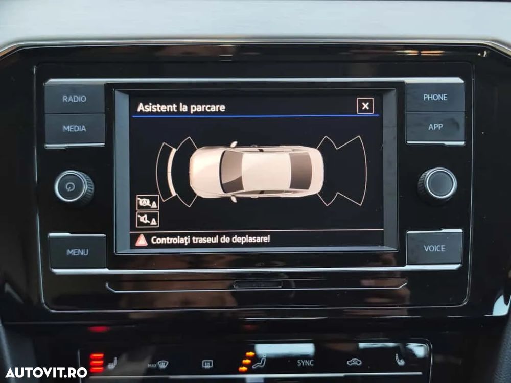 Volkswagen Passat 2.0 TDI DSG Comfortline - 33