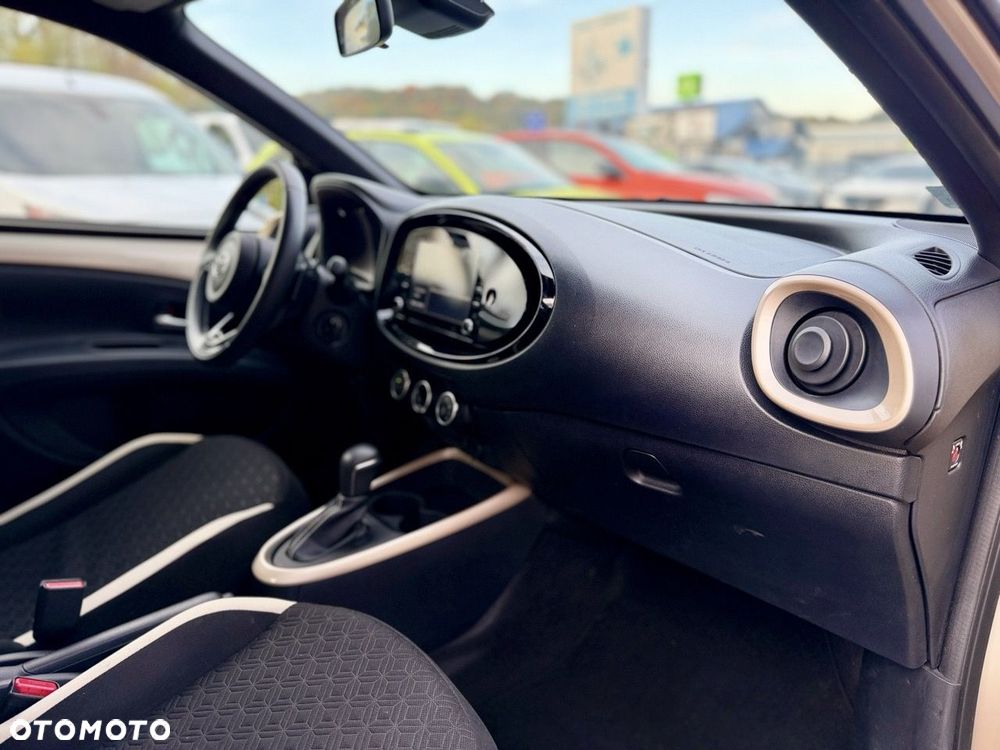 Toyota Aygo X 1.0 VVT-i Color Edition X-shift - 22