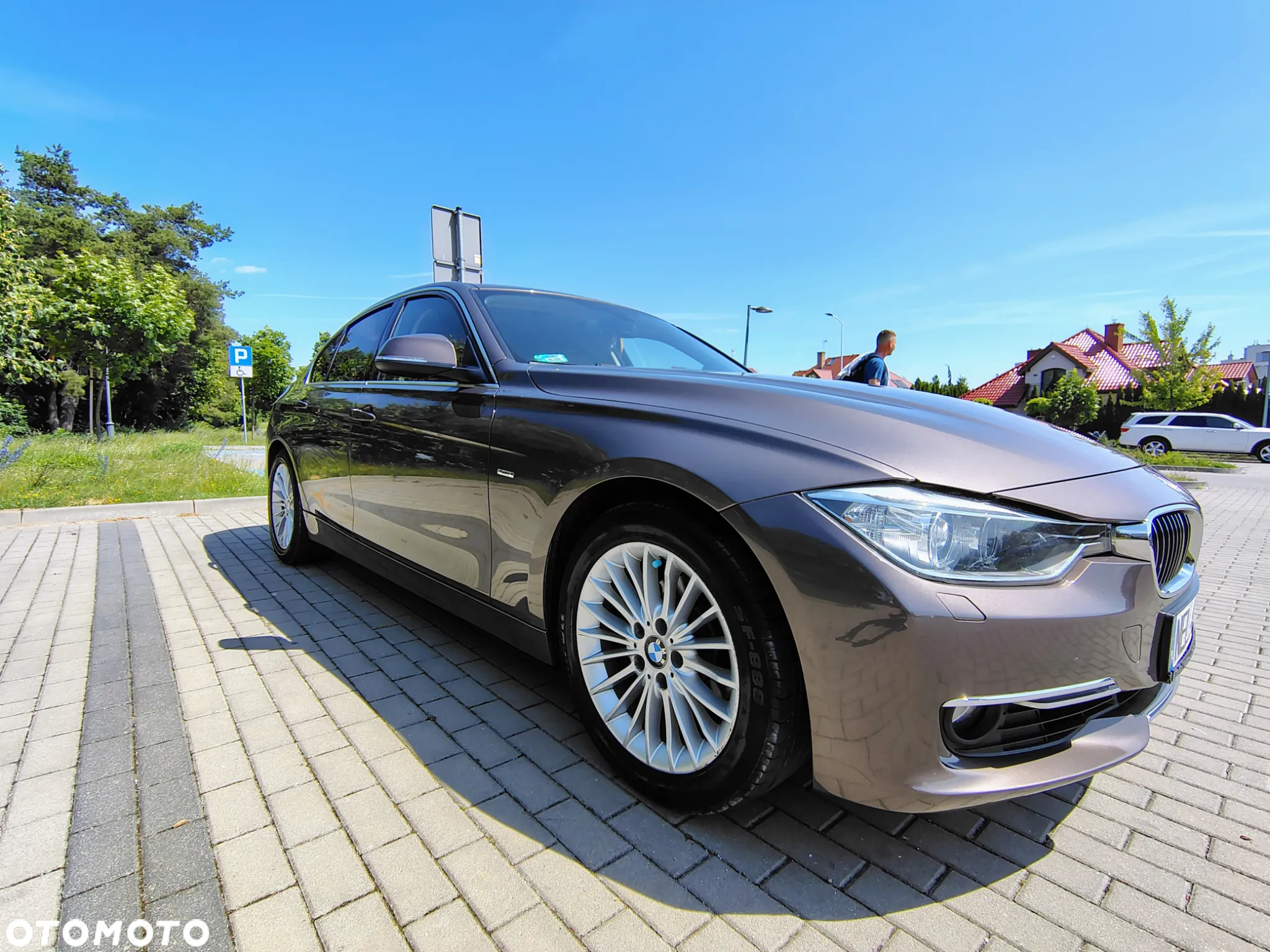 BMW Seria 3 320i Luxury Line - 15