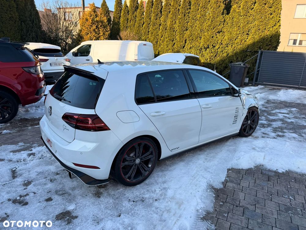 Volkswagen Golf - 12