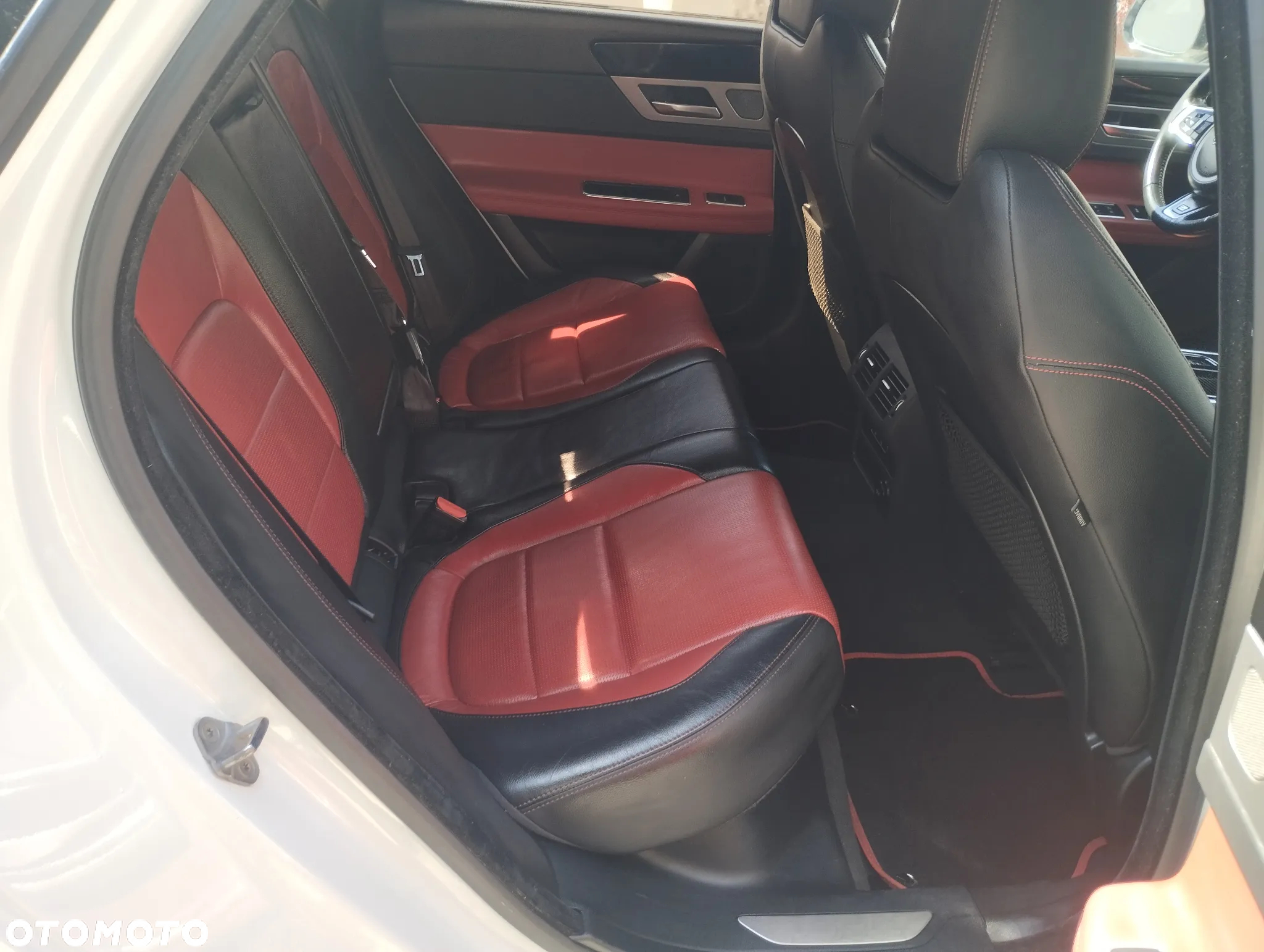 Jaguar XF 3.0 V6 AWD S - 12