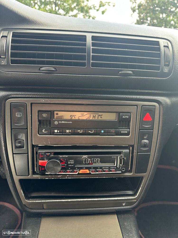 VW Passat Variant 1.9 TDi Confortline - 10