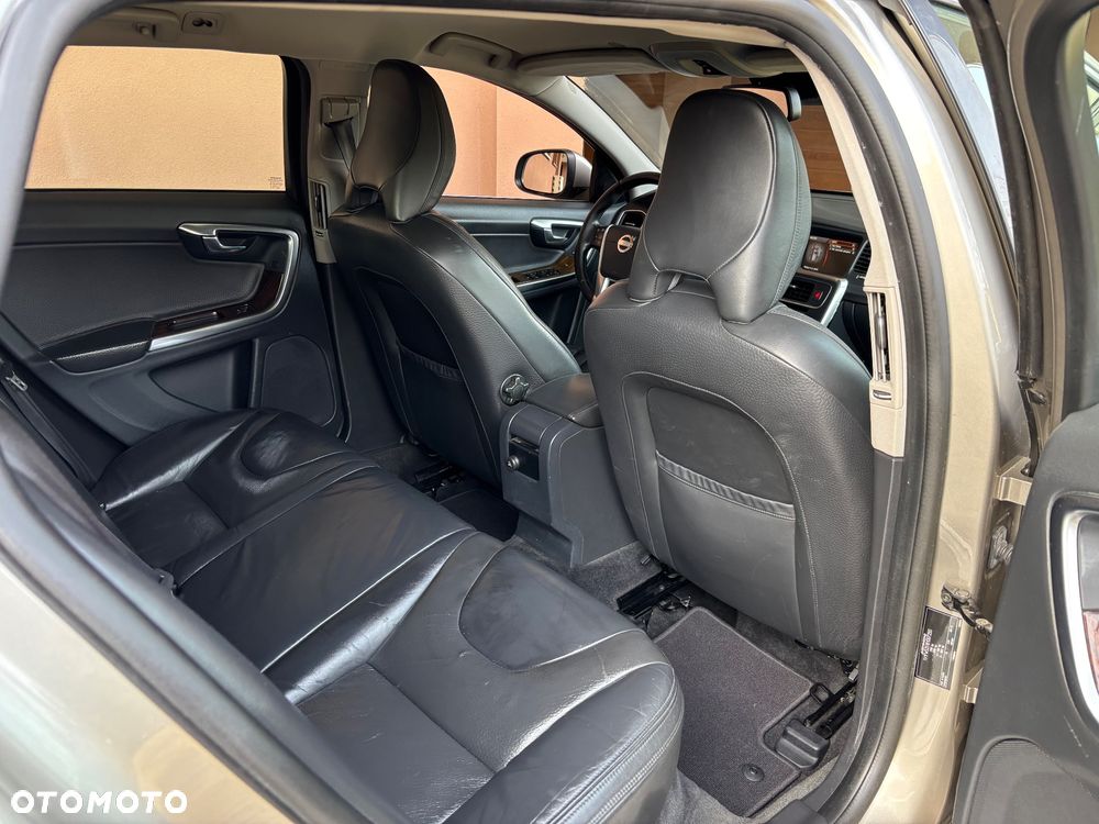 Volvo V60 D3 Summum - 13