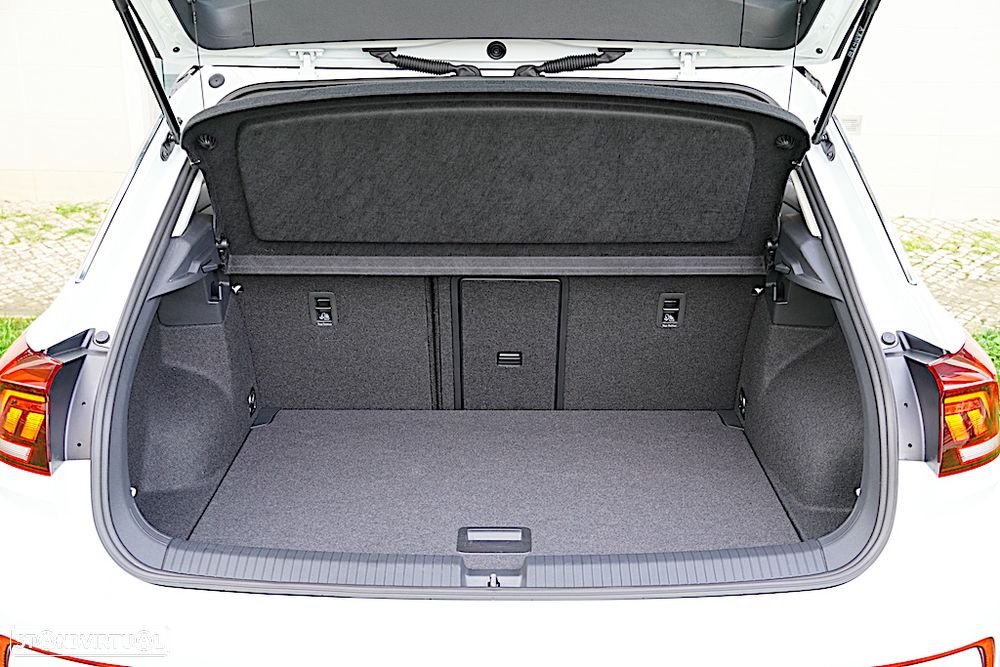 VW T-Roc 1.5 TSI Urban DSG - 17