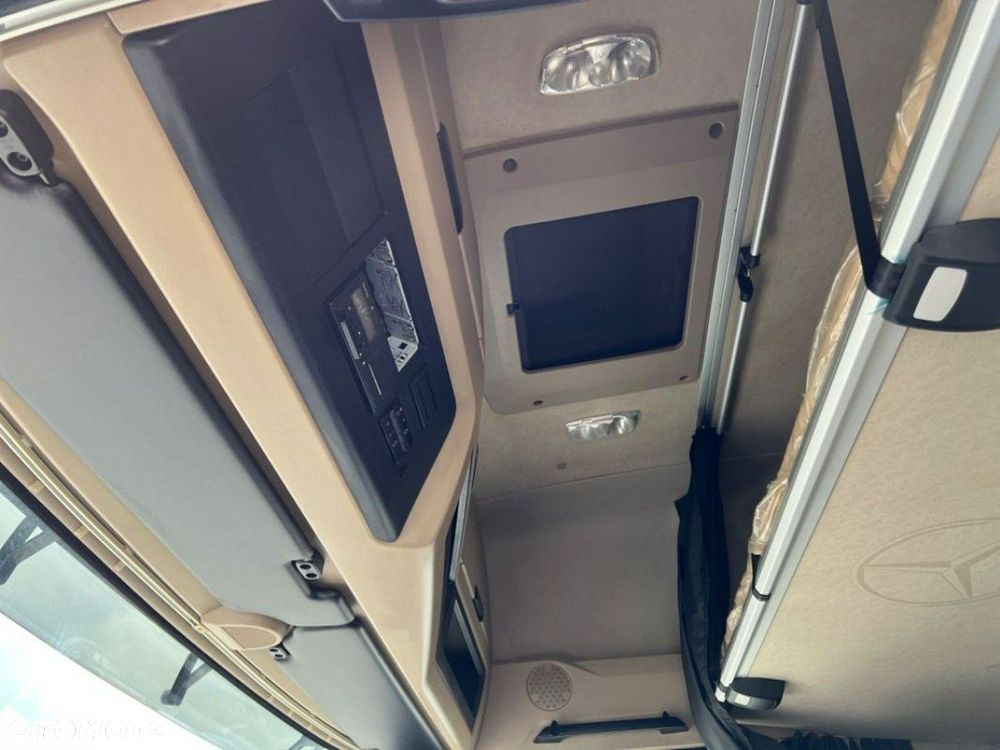 Mercedes-Benz 1845 - 12