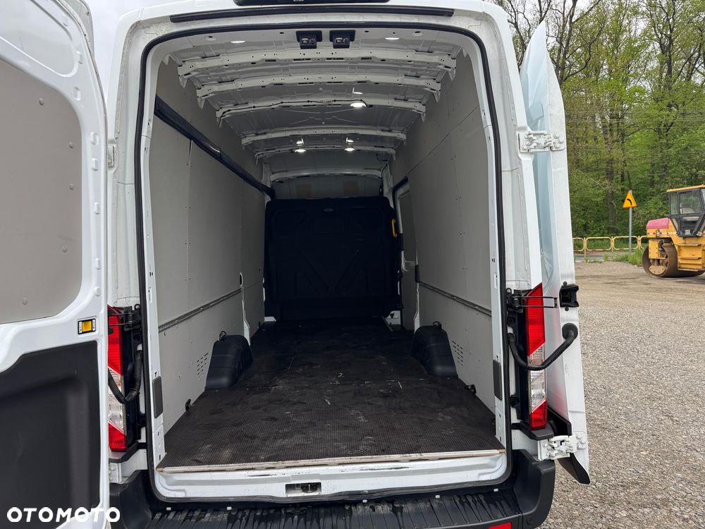 Ford Transit - 19