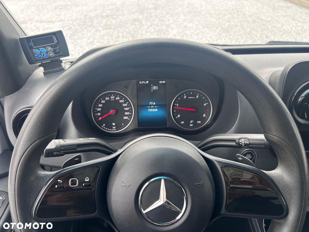 Mercedes-Benz Sprinter - 13